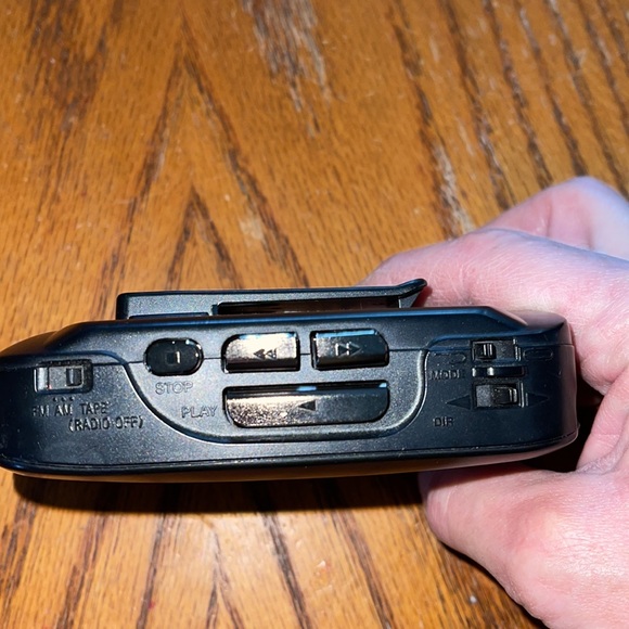 Sony Walkman WM FX303 AM/FM radio cassette player - Picture 2 of 6